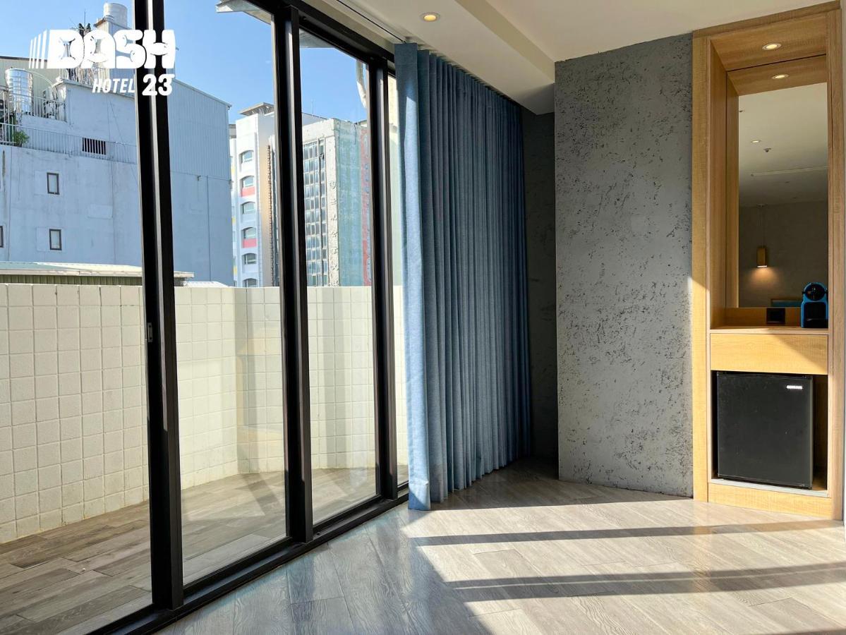 Dash 23 Hotel Тайнань Экстерьер фото